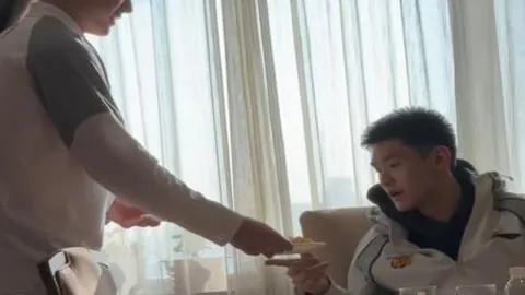 NBA史上最年轻2亿先生赛季落幕，西蒙斯坚毅程度难望其项背