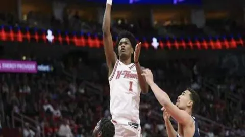 金阿林首轮领先女子高尔夫世锦赛 殷若宁并列第三 王馨迎第十四位